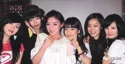 闺蜜们吃瓜娱乐圈